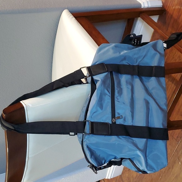 Duffle bag by ZIP 'N JET in Blue - Picture 3 of 9